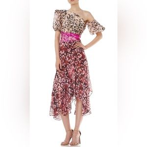 Amur size 8 dress, off shoulder strap